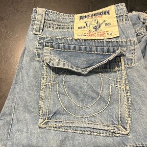 True religion cargo shorts size 33
